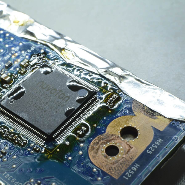 Neutra flexitarian farm table